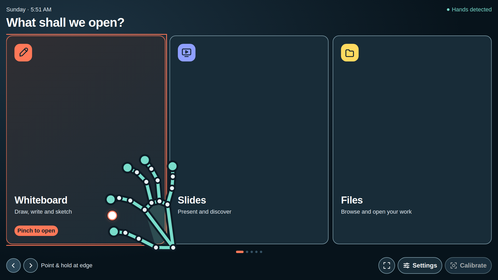 WaveBoard teaching workspace showing real-time hand tracking and gesture controls